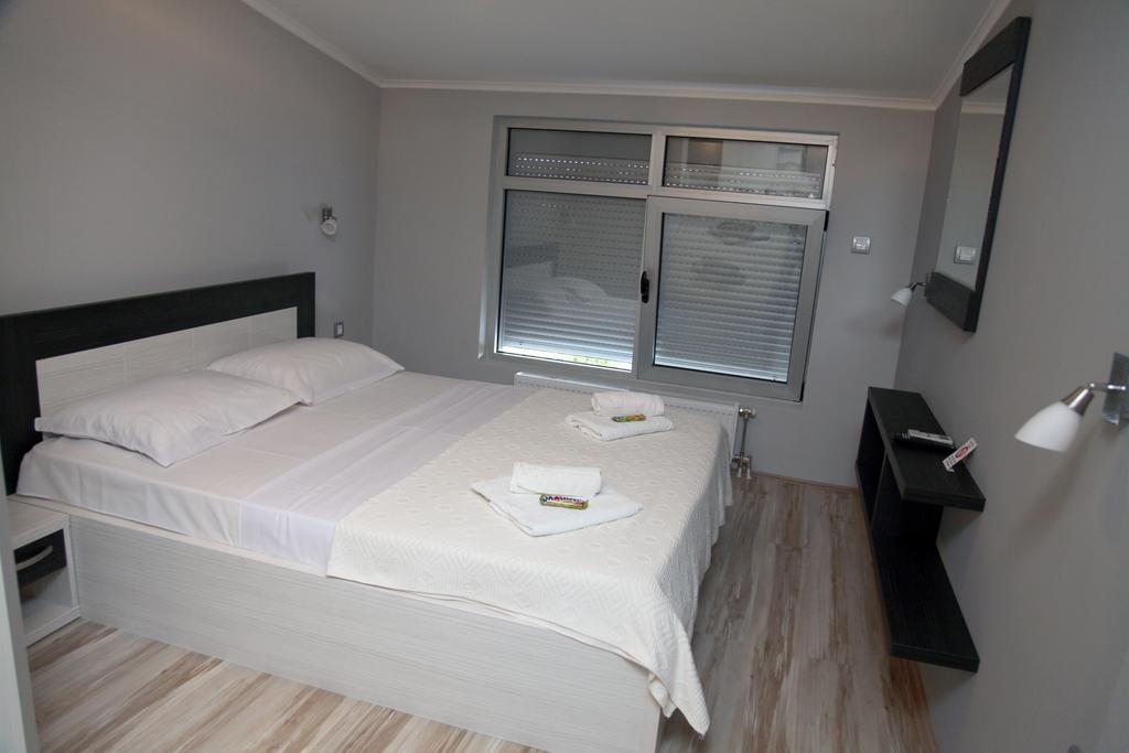Silver House Hostel Čačak Kamer foto
