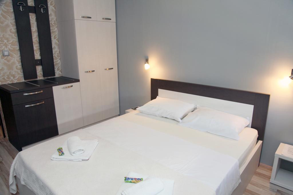 Silver House Hostel Čačak Kamer foto