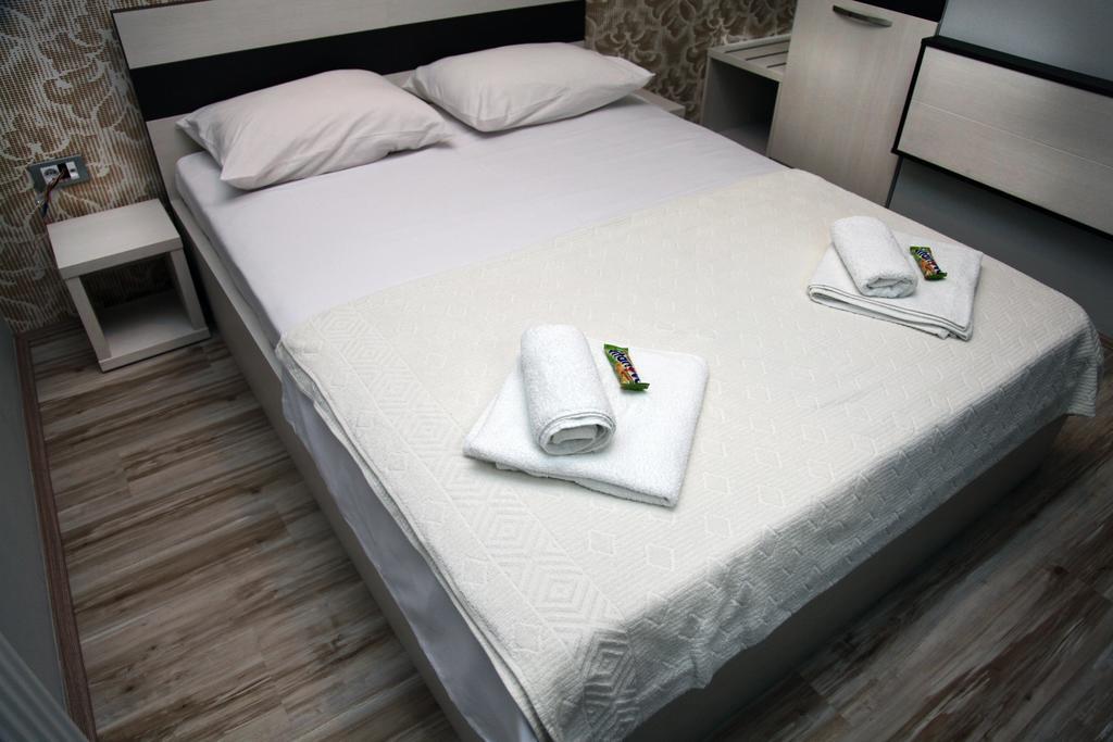 Silver House Hostel Čačak Kamer foto